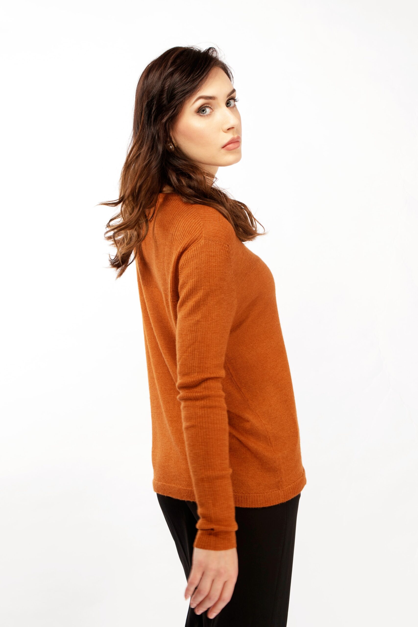 Leather brown cashmere sweater by Asneh