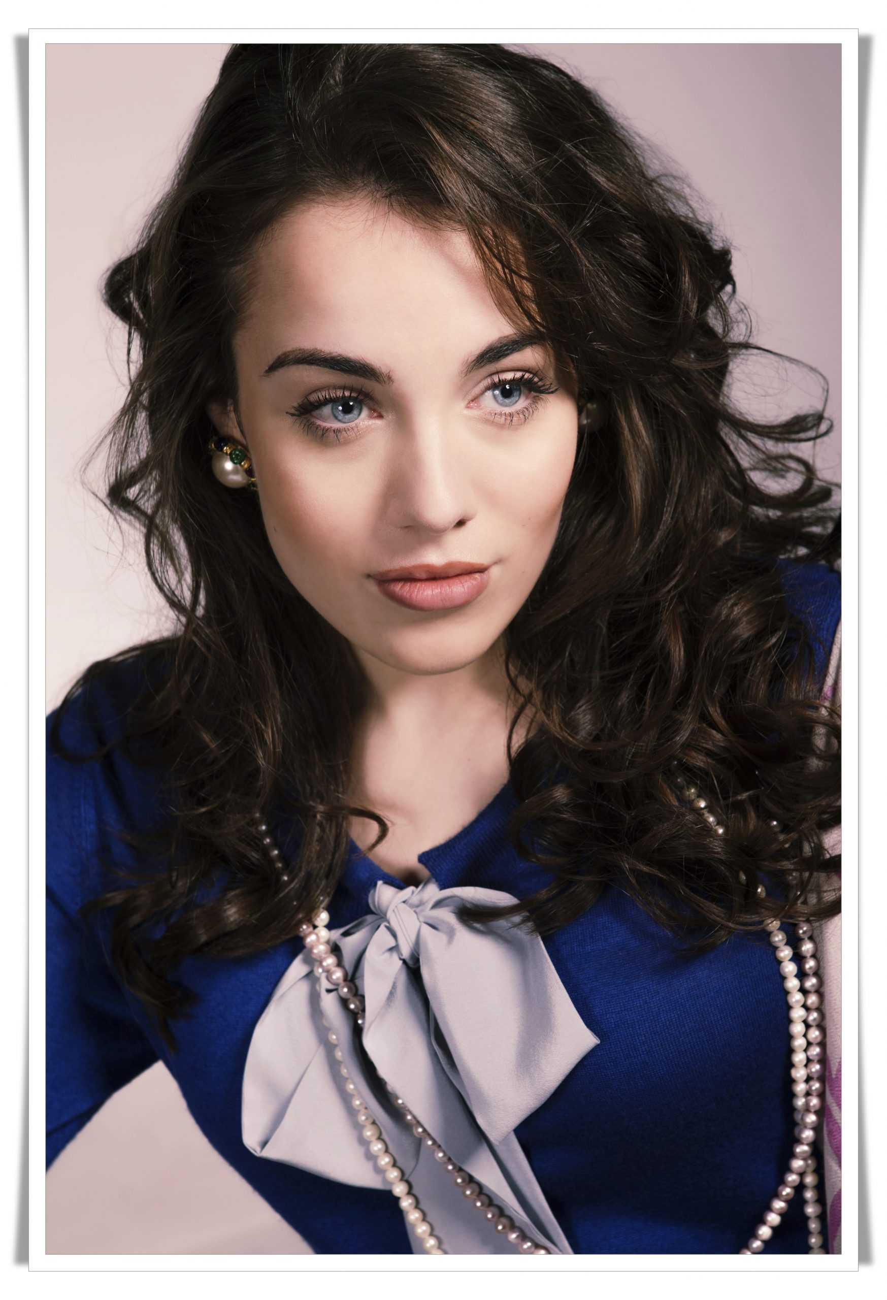 Pussy bow blue jumper