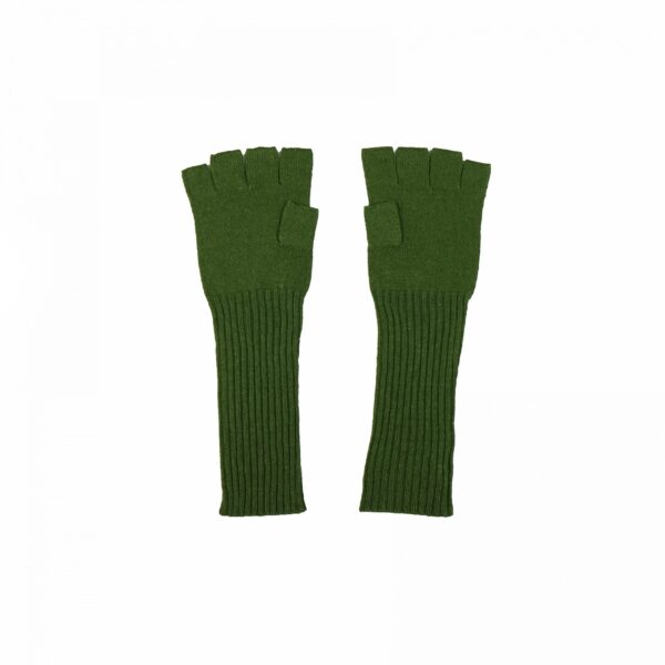 green fingerless gloves