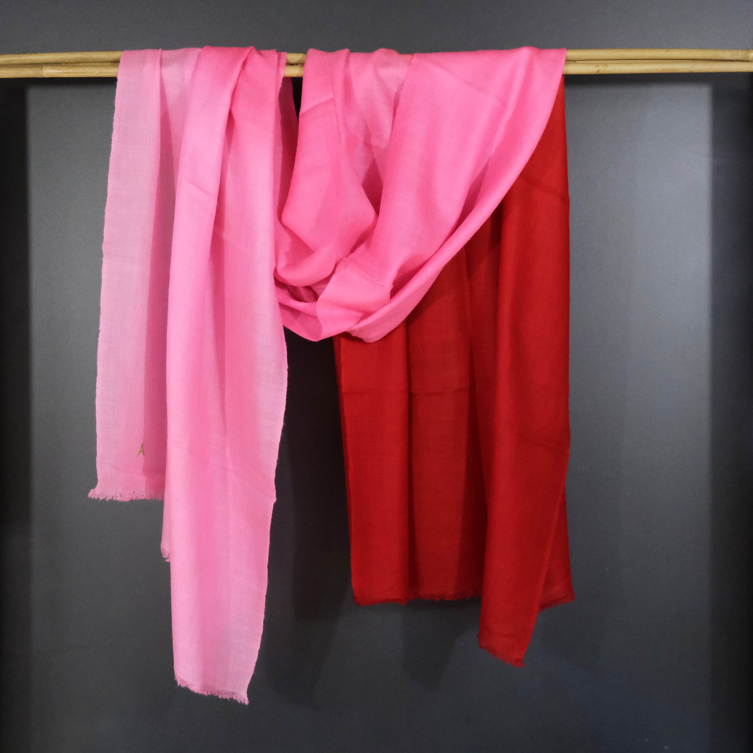 ASNEH NOOR RED hanging_7662