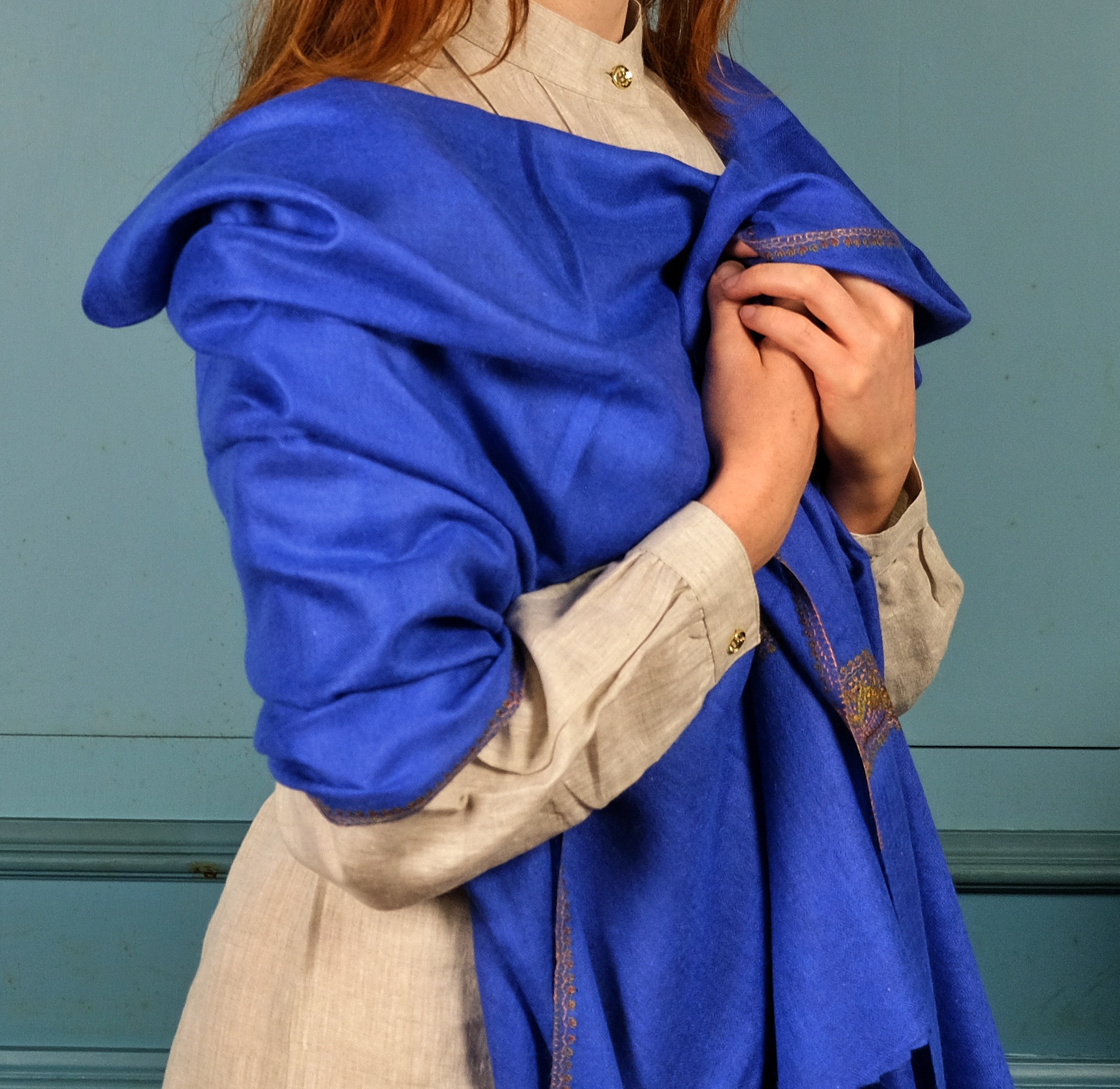 cashmere scarf in cobalt blue