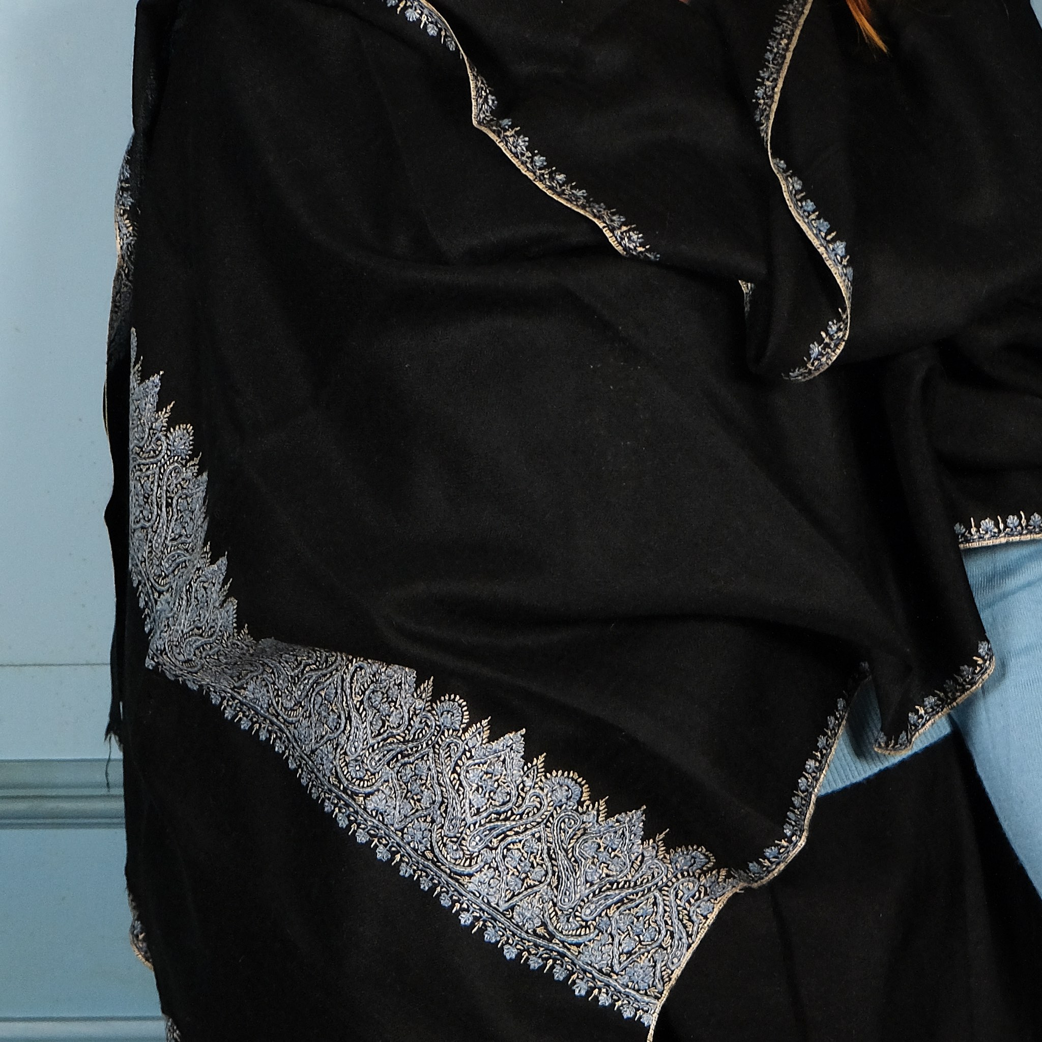 Black cashmere pashmina