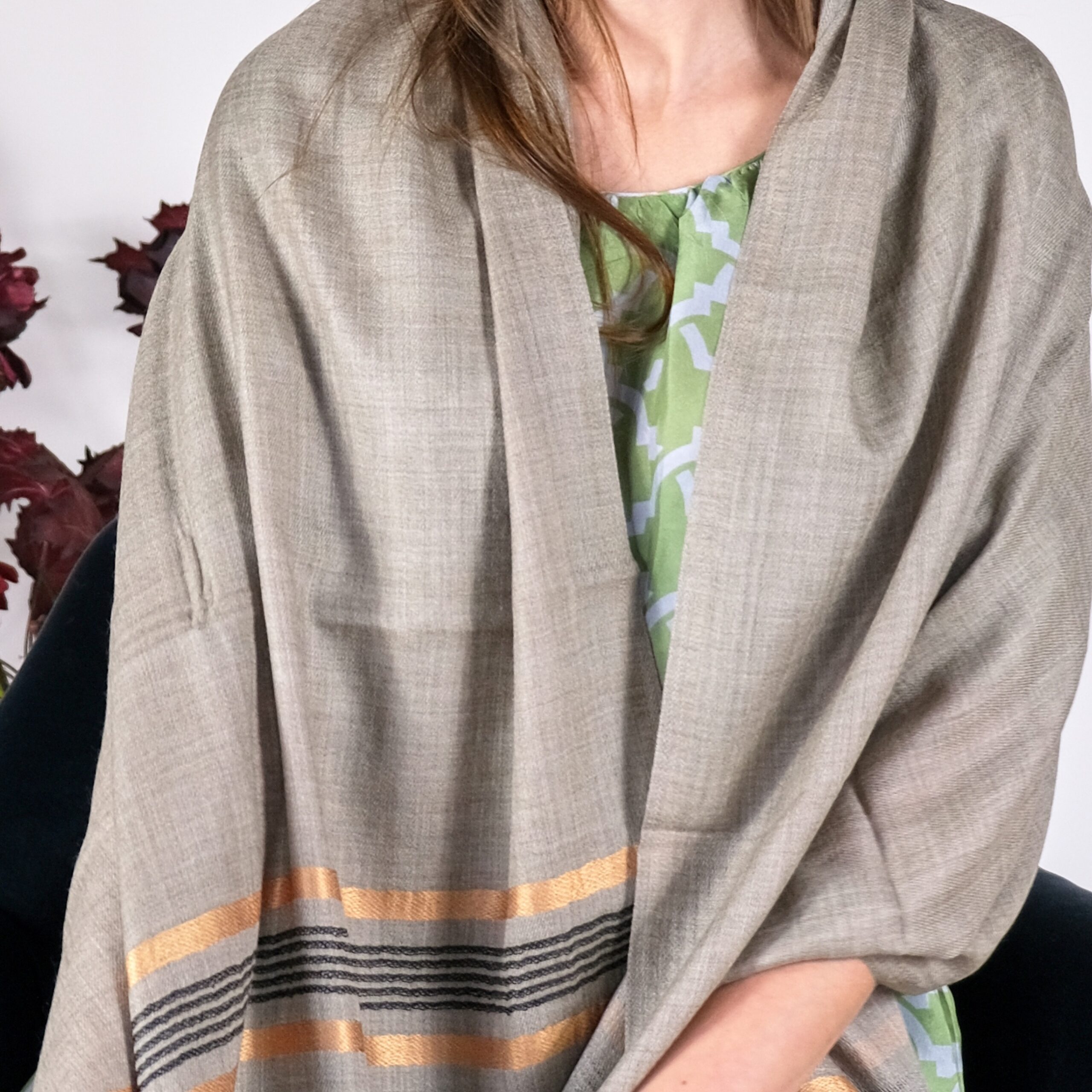 beige scarf w stripes by Asneh 1_6765_web beige scarf with stripes