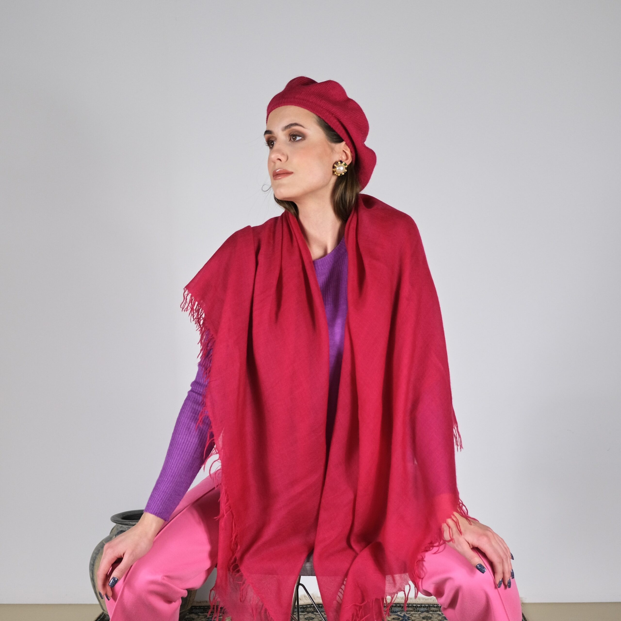 red cashmere scarf and red beret by Asneh 14_5369_web red cashmere scarf and red beret by Asneh