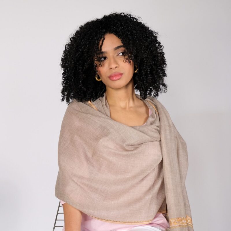 Beige cashmere scarf with embroidered borders by Asneh